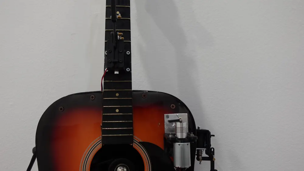 Chitarra meccatronica — miart Milano 2026